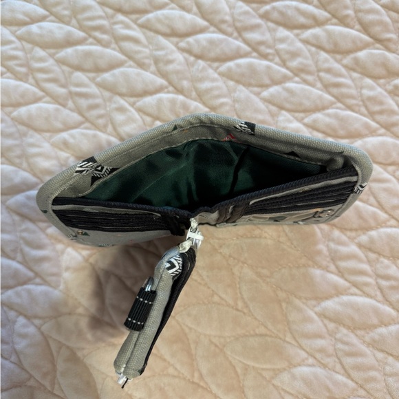 Kavu Triangular Pattern Wallet - Multicolor on Gray - Picture 4 of 5